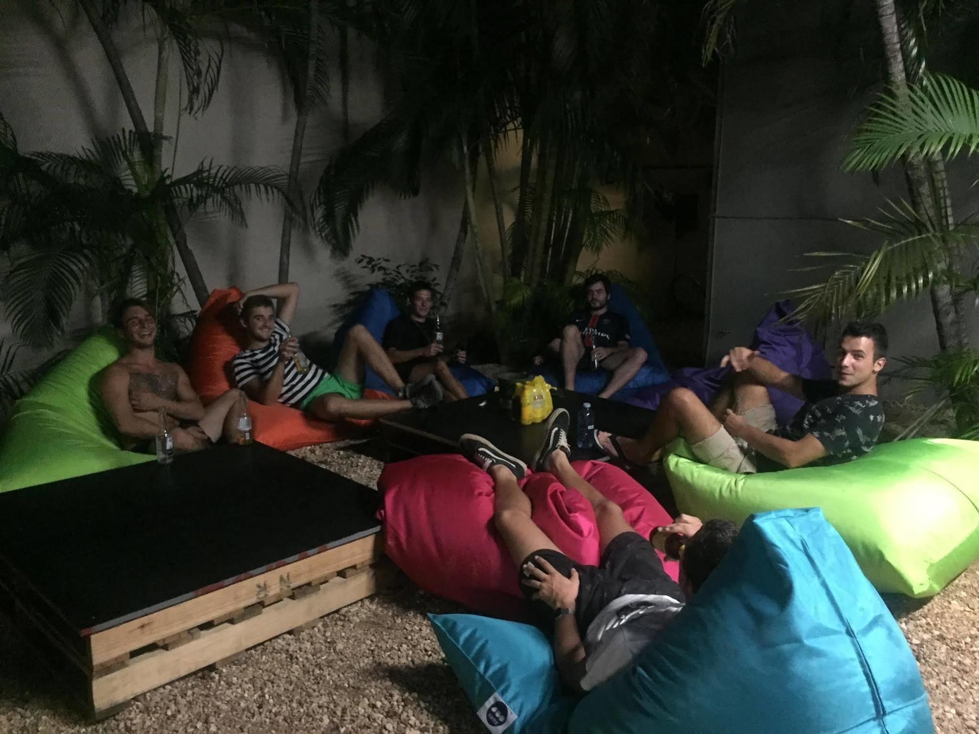 Down Under Hostels Darwin Exterior photo